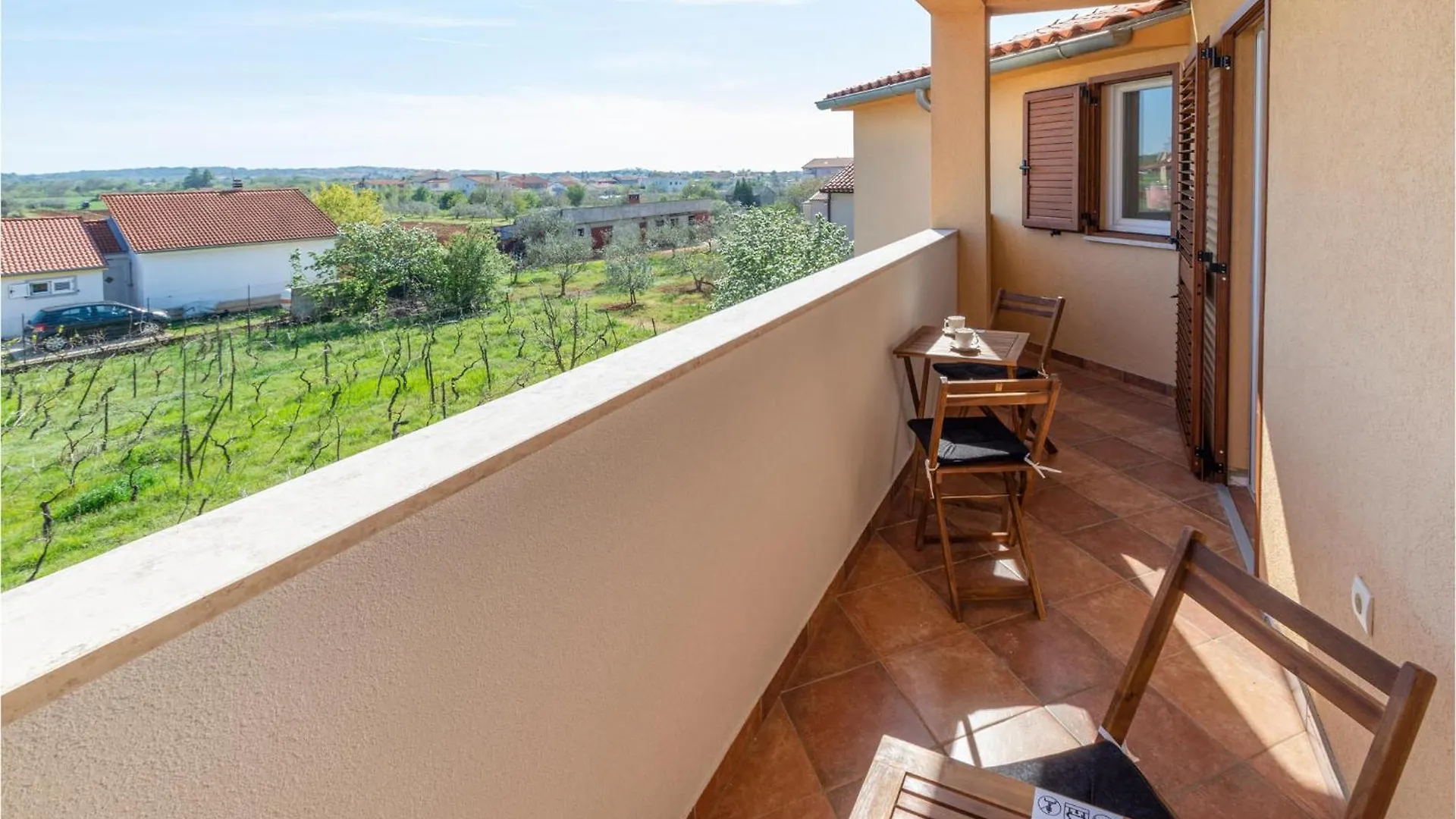 1 Bedroom Cozy Apartment In Valbandon Croatia